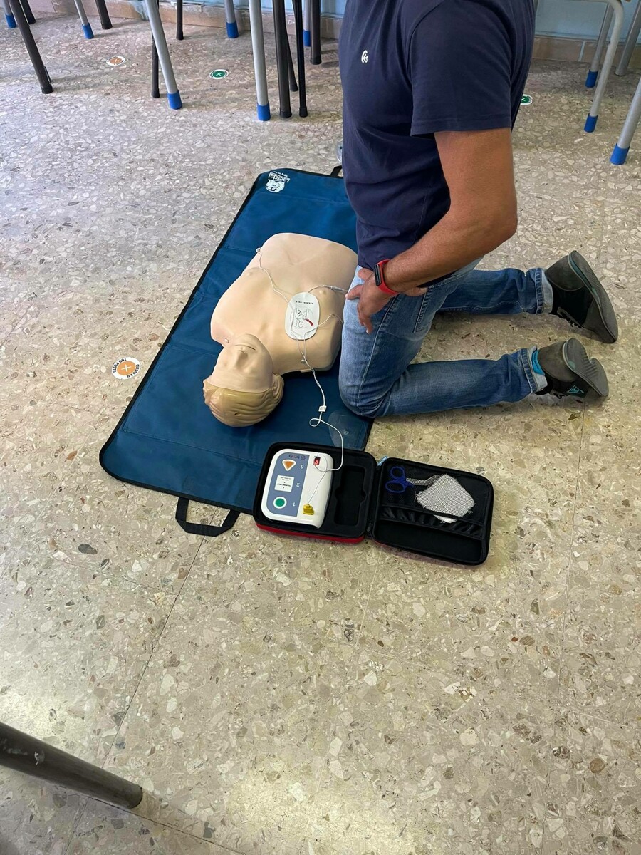 corso uso defibrillatore semiautomatico istituto aterno manthonè (1)